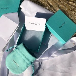 🆕 Tiffany & Co bag & box set